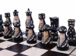 Piezas de ajedrez talladas a mano